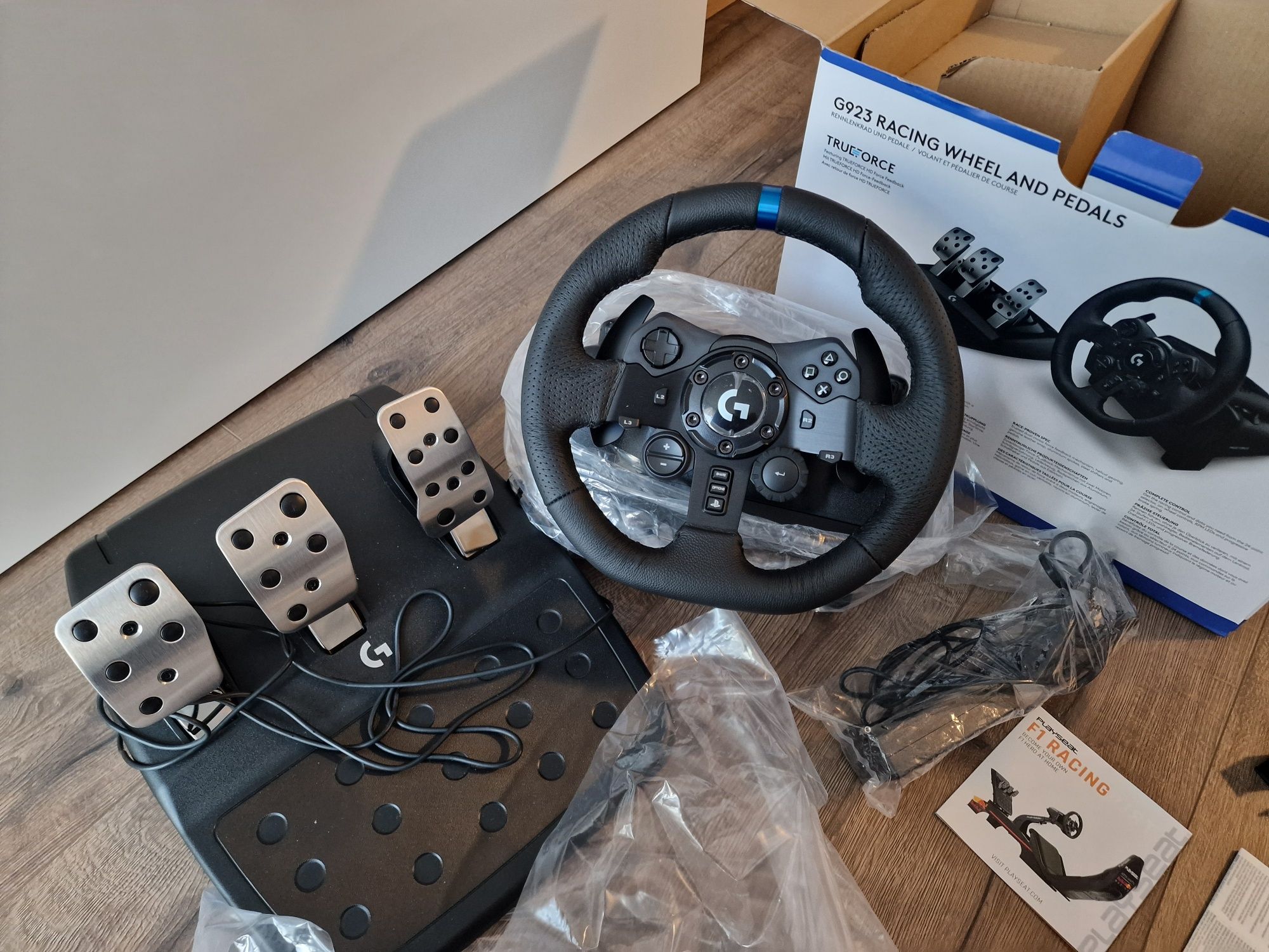 Волан с педали Logitech G923
