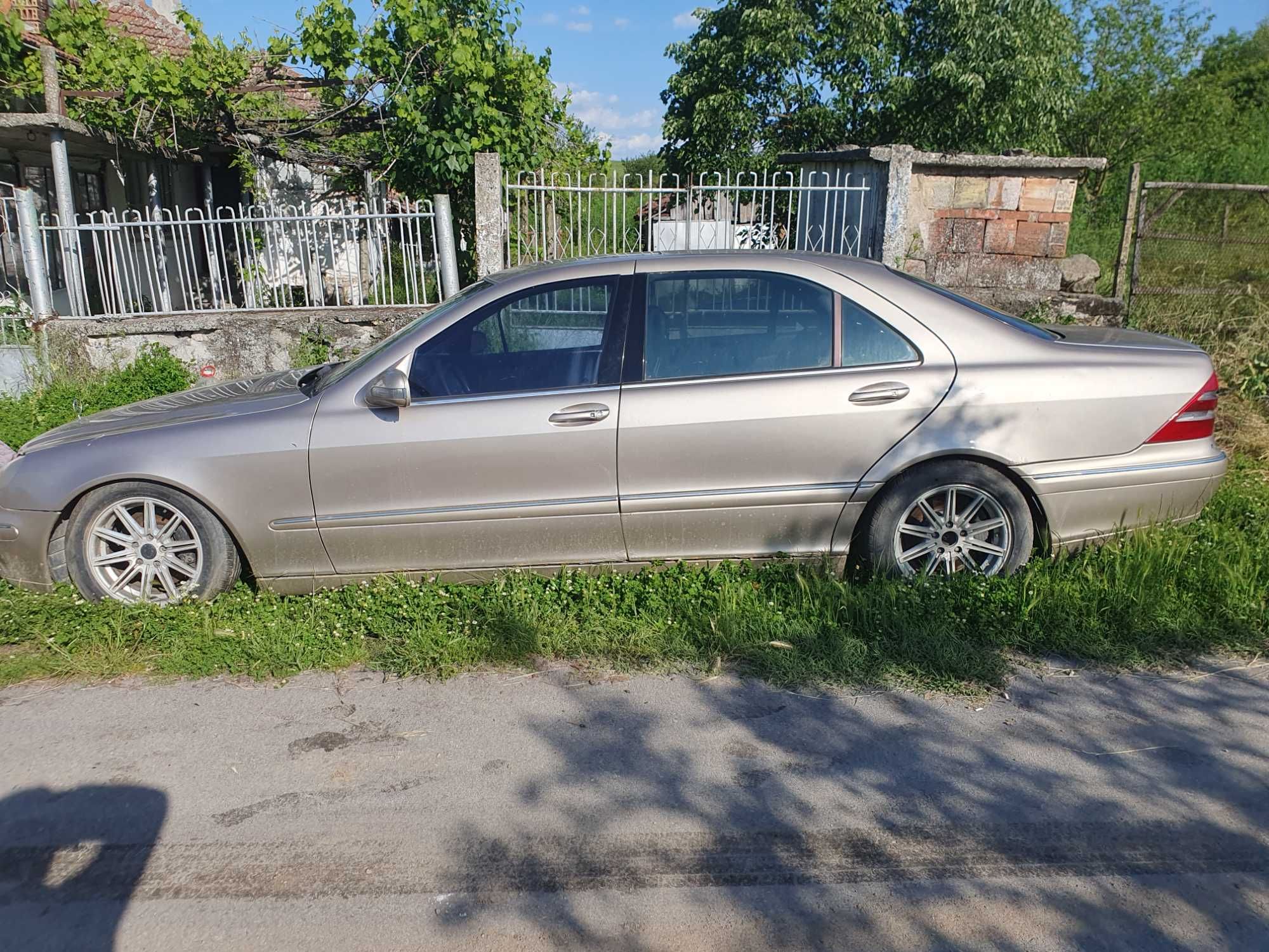 Продавам Mercedes S320 W220