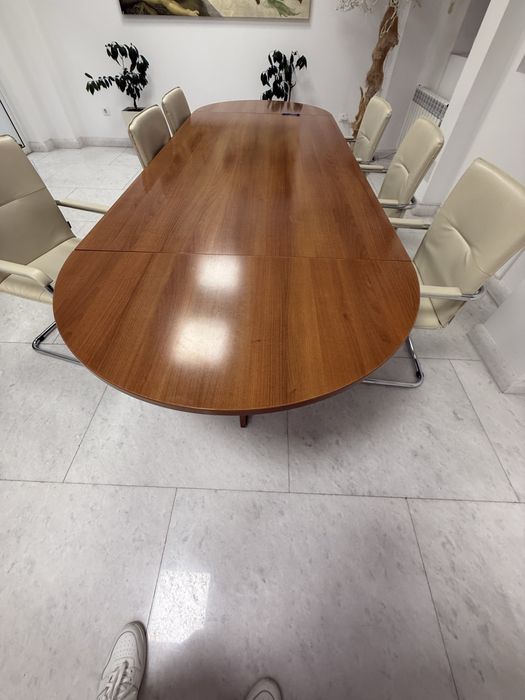 Маса със столове в отлично качество!