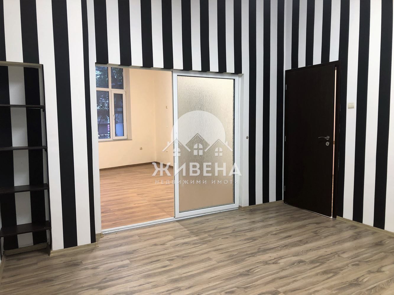 Офис в Идеален център, гр. Варна, до Адвокатска градинка, площ 75 кв.м