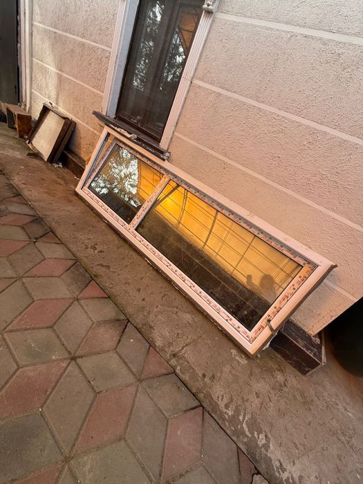 Продам пластиковая дверь новая
