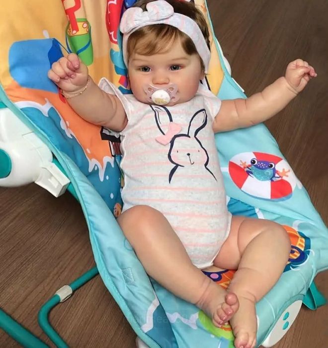 Papusa reborn vinil moale.