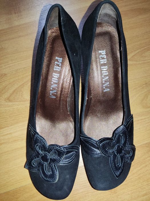 Дамски велурени обувки