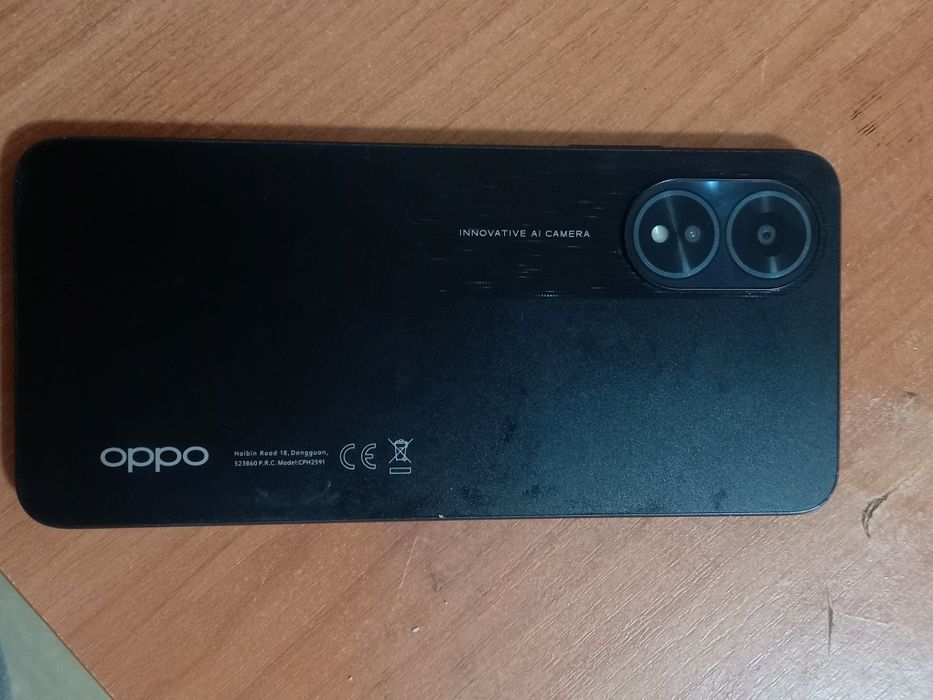 продам телефон срочно