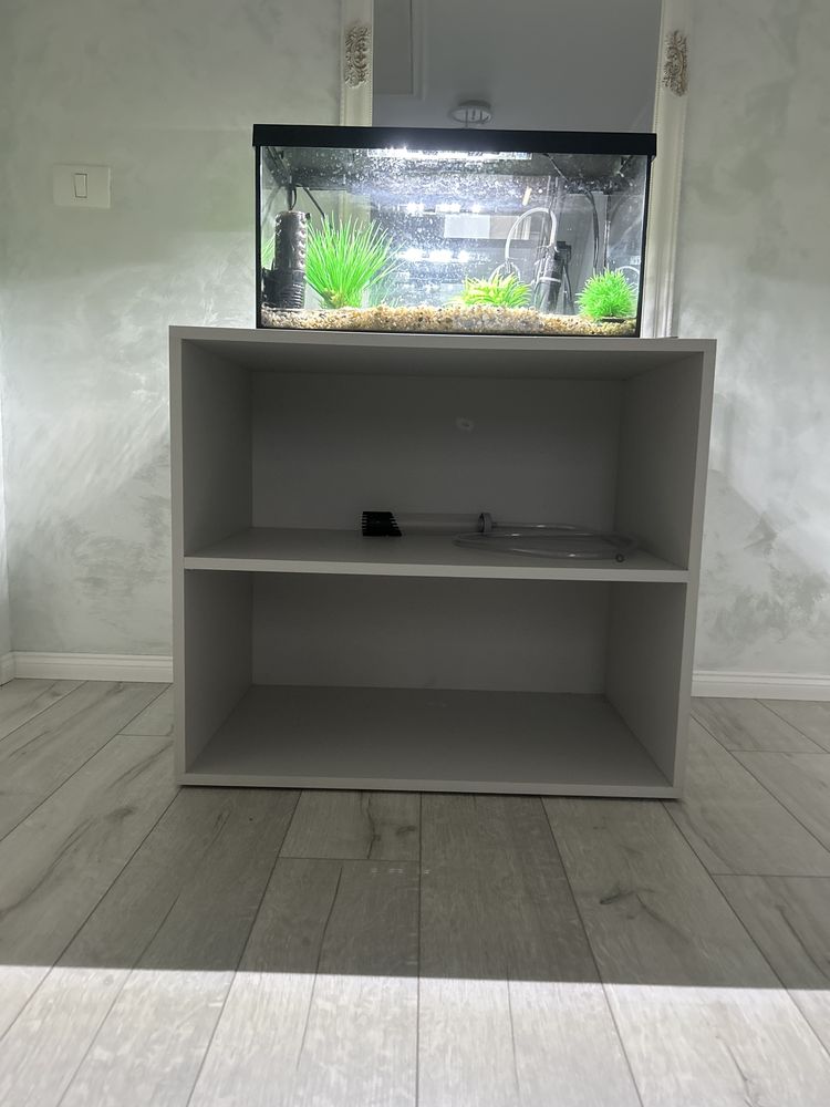 De vanzare acvariu Aquael 60 litri folosit 4 luni