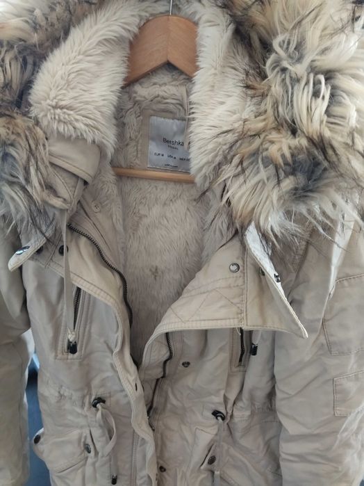 Дълго топло яке Bershka