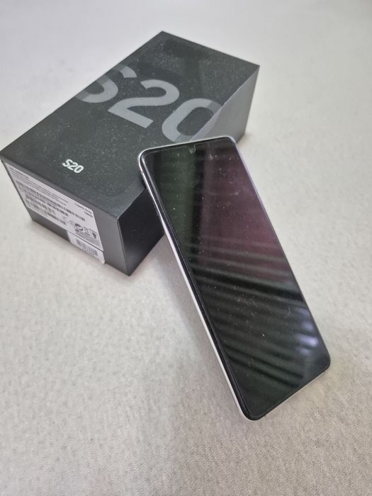 Продавам SAMSUNG S20
