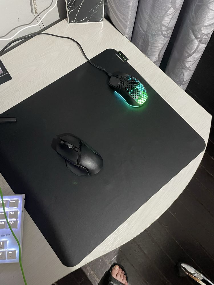 Безжична гейминг мишка Razer Basilisk x HYPERSPEED