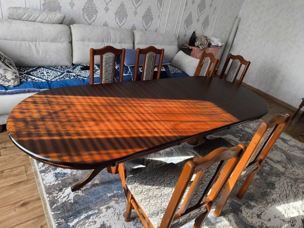 Стол 2(2,6)*1 и 8 стульев