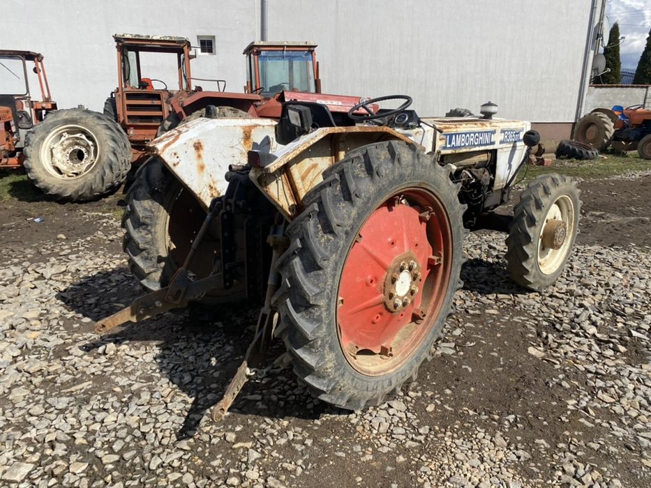 Dezmembrez lamborghini r 365 dt