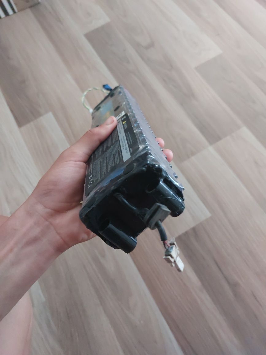 Vând baterie trotineta xiaomi m365