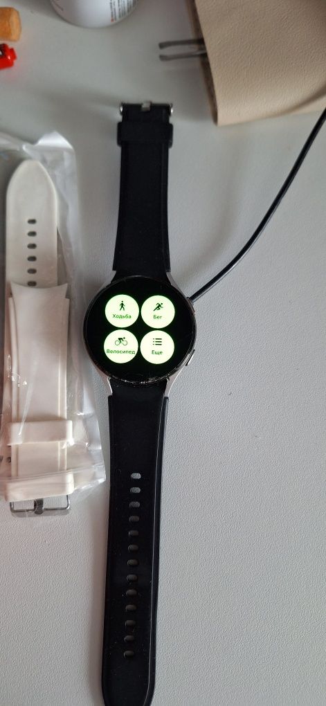 Продам часы Samsung watch 4