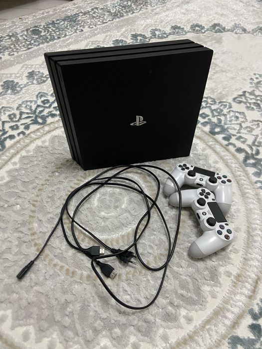 Ps 4 pro,+2джостик