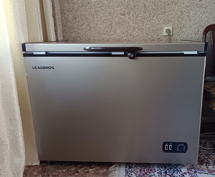 Продам морозильник 370 л в отличном состоянии