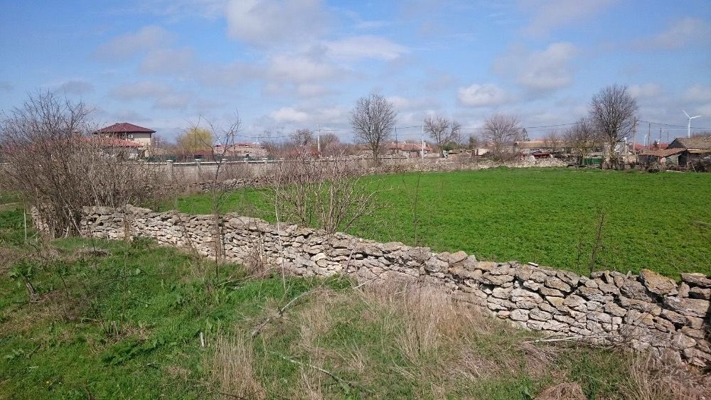 Продавам парцел с. Българево