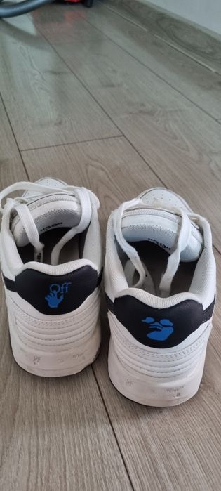 Off White out of office