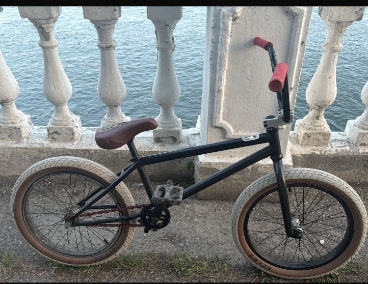 Велосипед BMX  трюковой