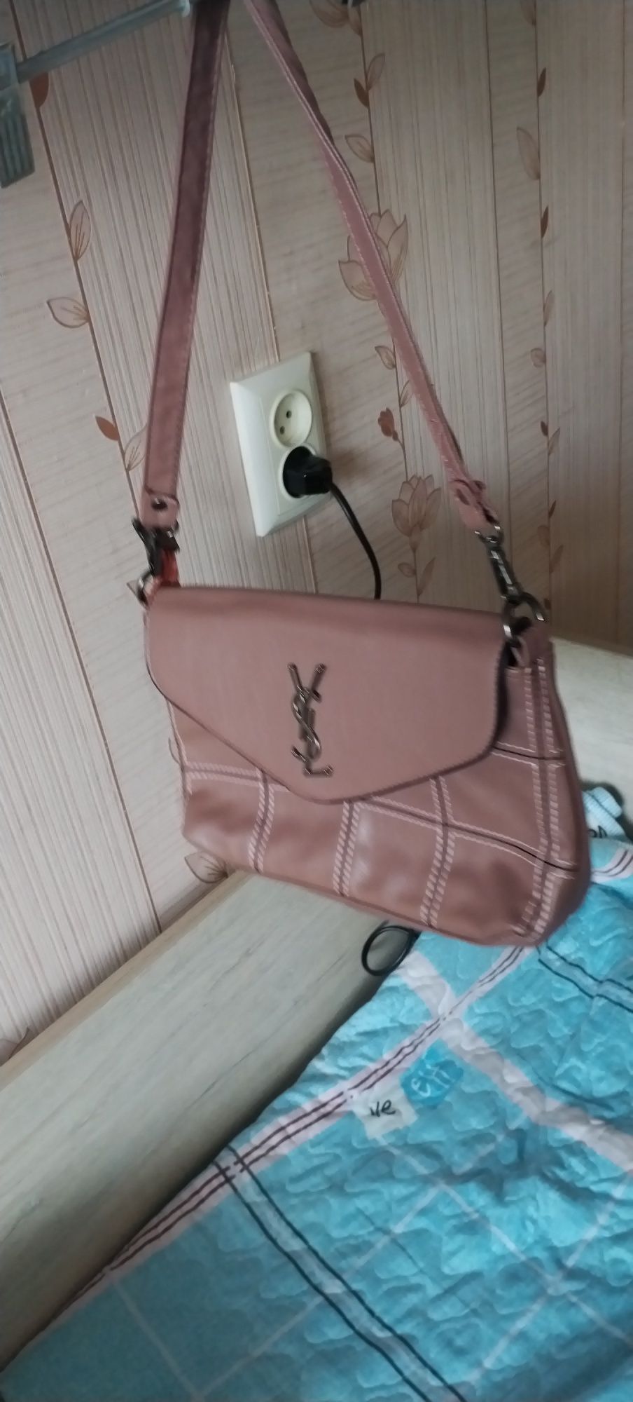 Продам женскую сумку