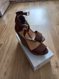 Sandale Stradivarius piele, marimea 35 noi !