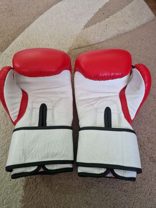 Боксови ръкавици и протектори SZ Fighters