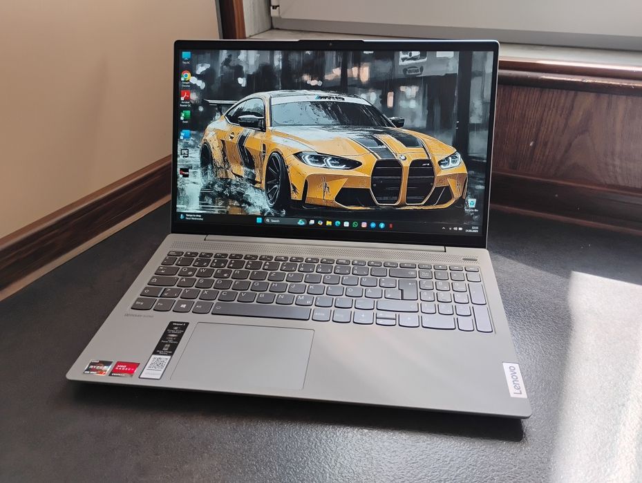 Laptop Lenovo - Ryzen 7 - 4000serie - vega 6 - 16GB