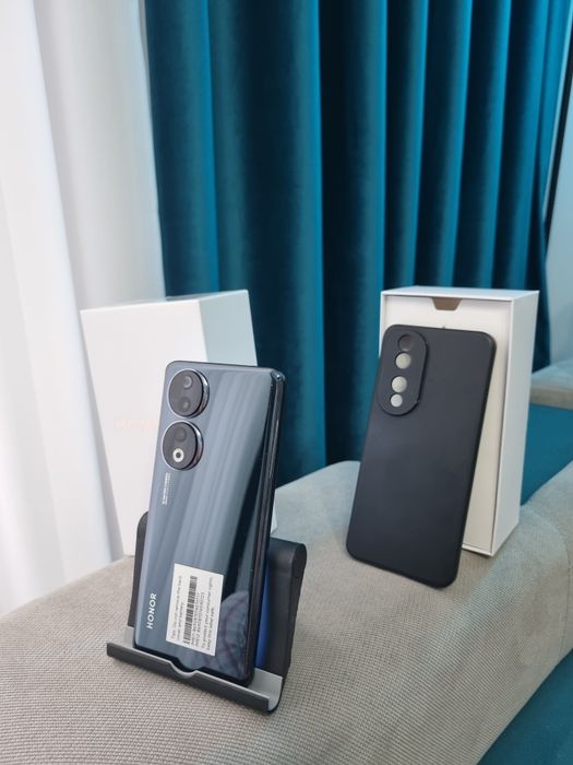 Honor 90 /12 GB RAM /512GB