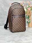 Ghiozdan/Rucsac Louis Vuitton modele noi!
