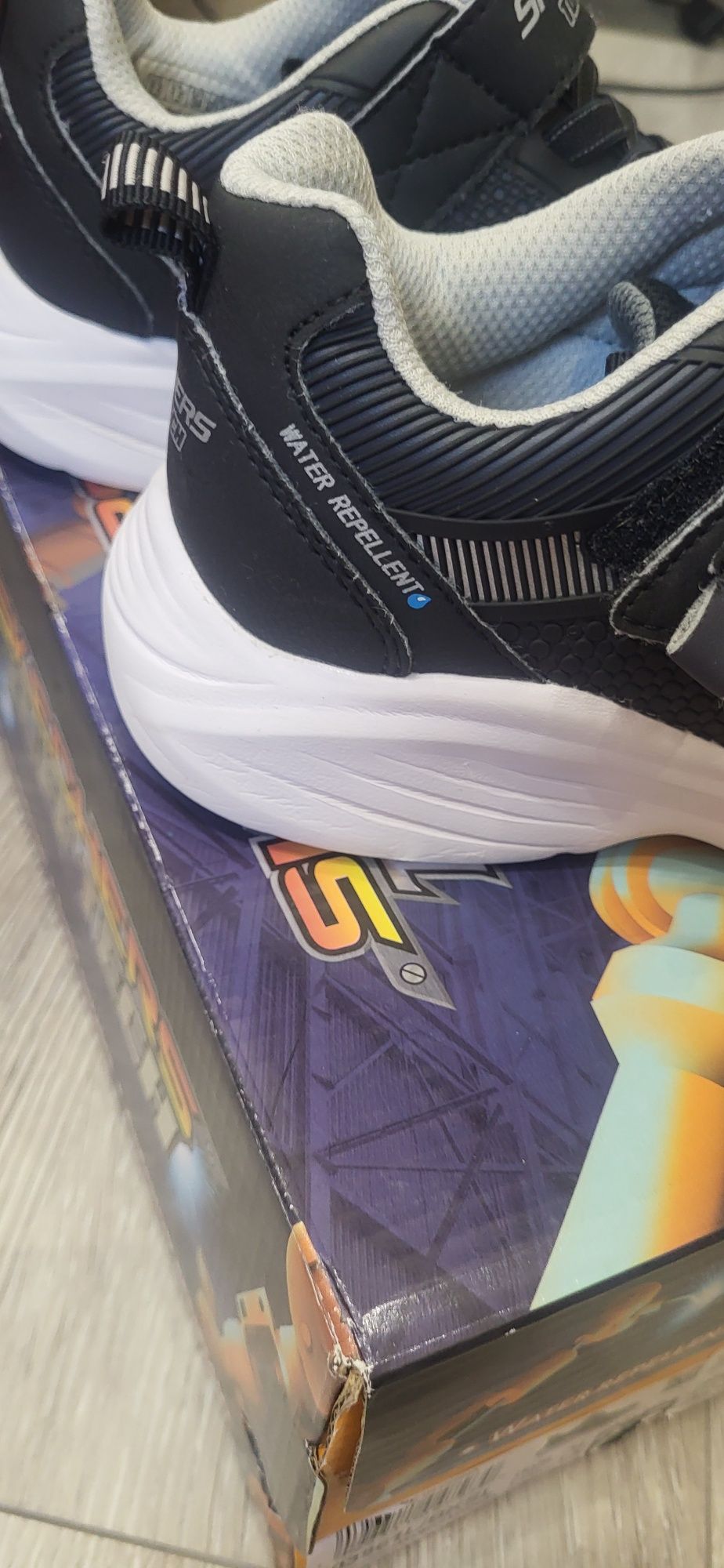 Маратонки Skechers водоустойчиви