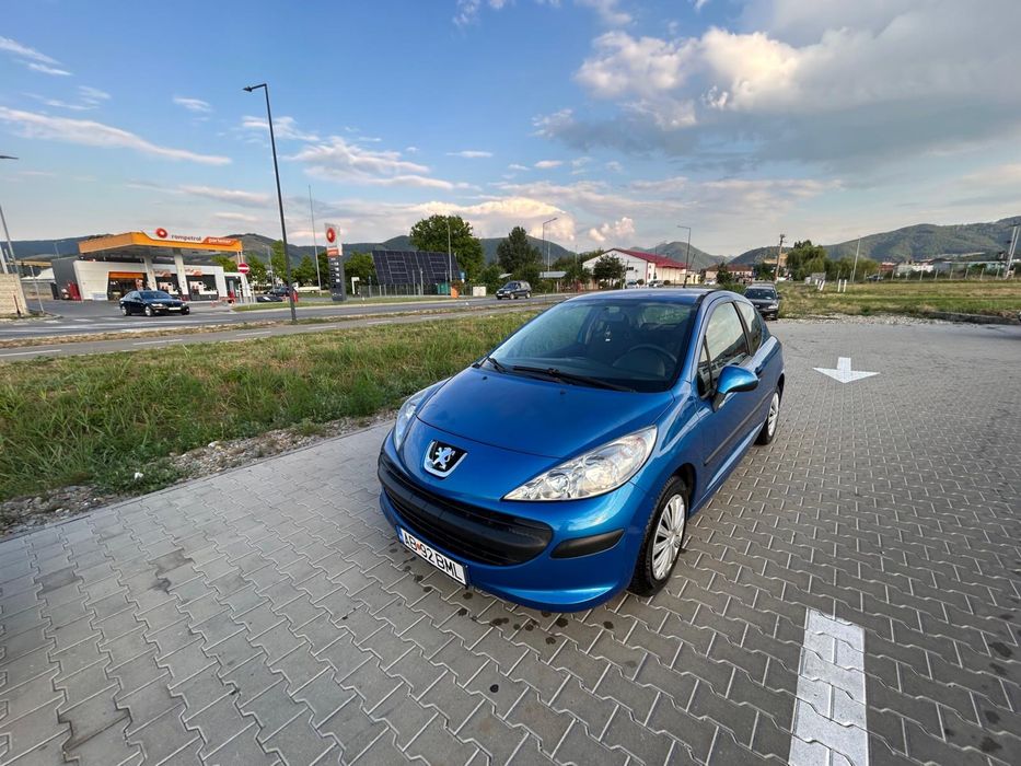 Vand Peugeot 207 din 11.08.2008 1450euro