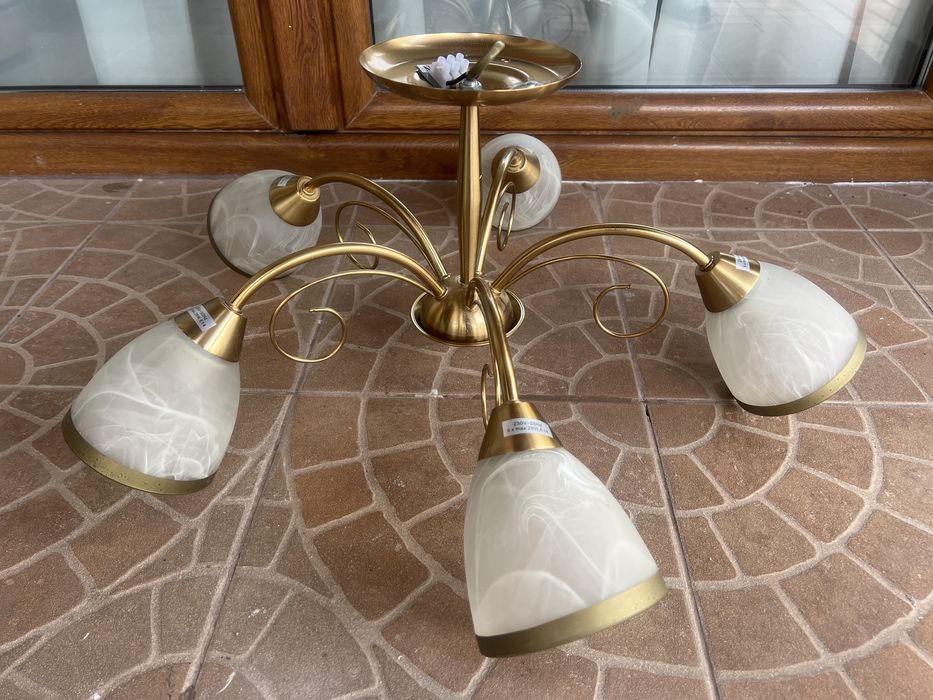 Lustra in stare buna