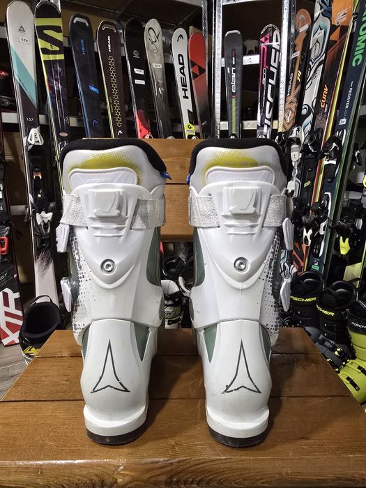 Clapari Atomic Hawx, 24,5.