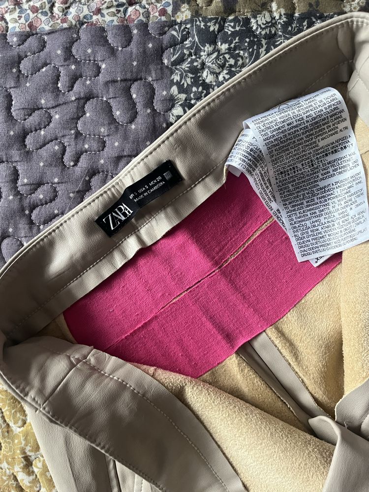 Zara pantaloni imitatie piele, marime s, 25 perechea
