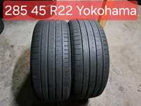 2 anvelope 285/45 R22 Yokohama