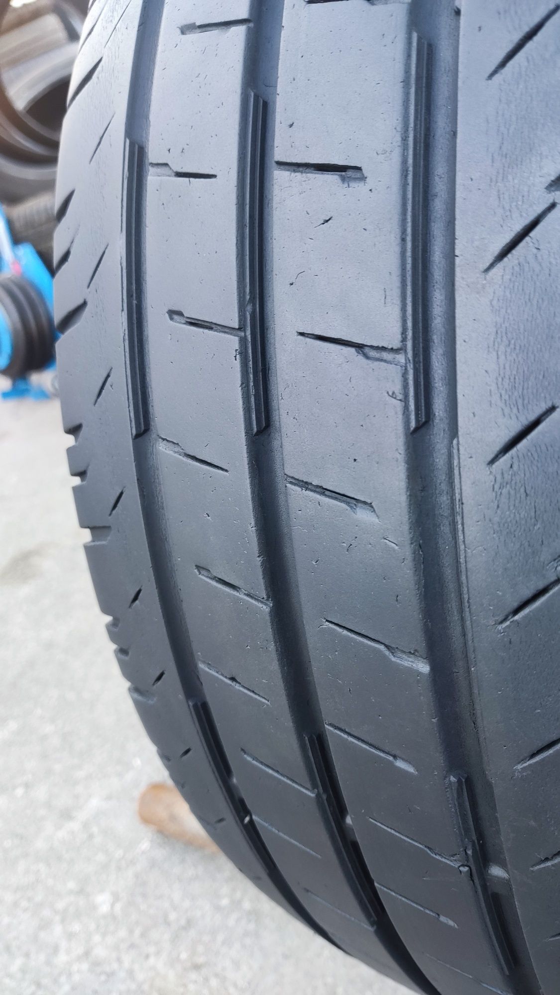 4бр. летни бусови гуми 215/65/16C , Continental Van Contact 200
dot21