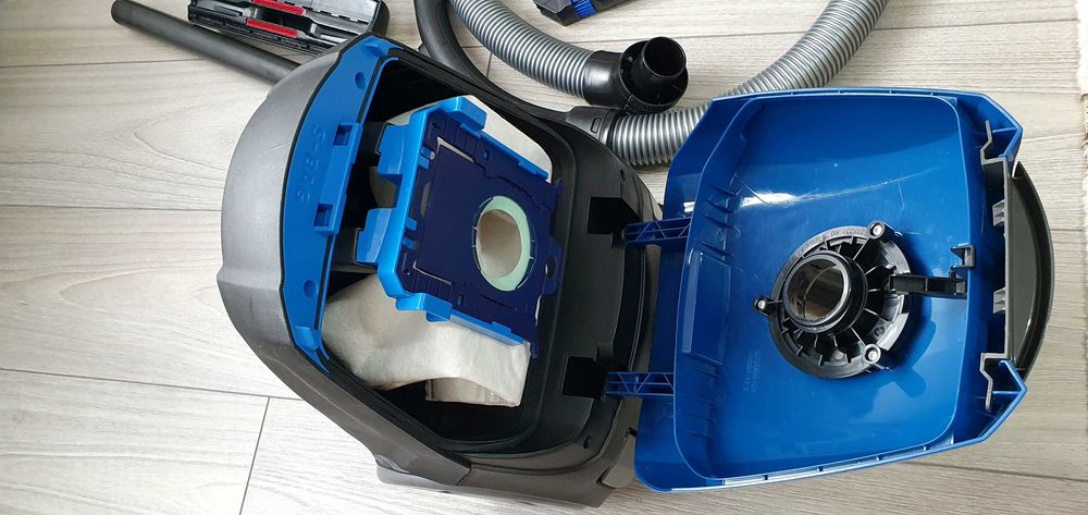 Aspirator Philips PowerGo profesional - FC8245/09, 750W, AAA, Albastru