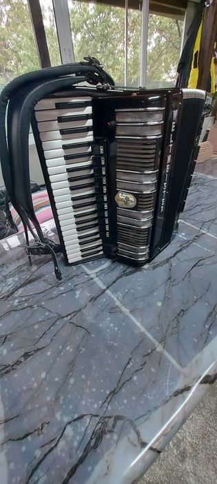 Акордеон Veltmaister S4