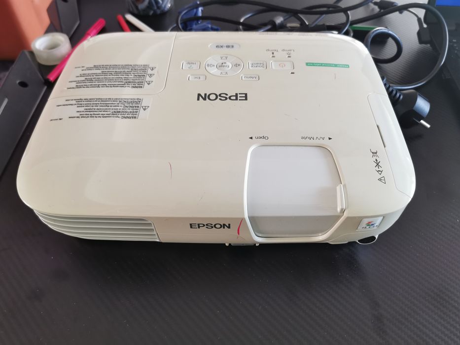 Videoproiector Epson EB-x9