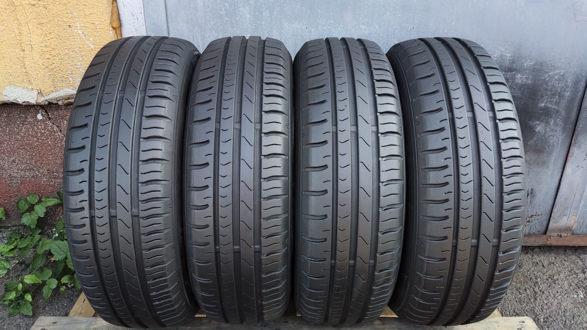 4бр. летни гуми 185/65/15 Falken Sincera
dot22
8mm 
Добро състояние на