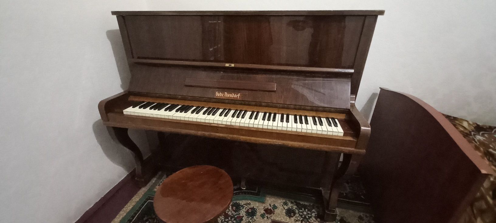 Пианино Gebr.Niendorf Германия