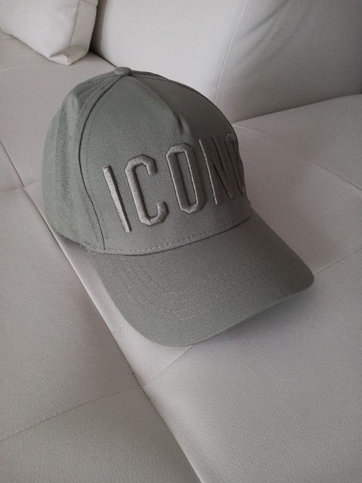 Vând șapcă reglabila sport/fashion, produs nou, produs de calitate.