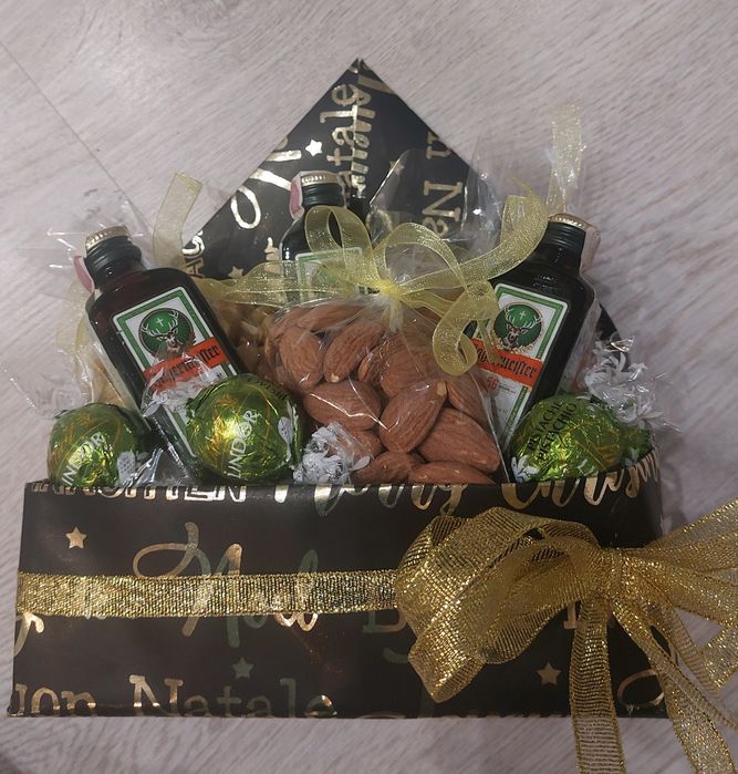 Изработвам коледна украса