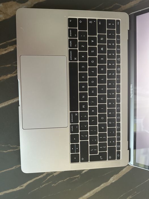 MacBook Pro - laptop