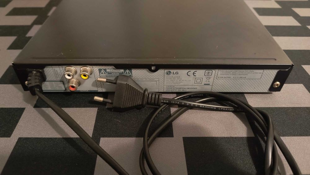 DVD плейър LG DP132