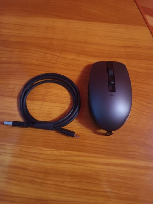 HP 710 Wireless Bluetooth Mouse Negru
Mouse HP Rechargeable Silent 710
