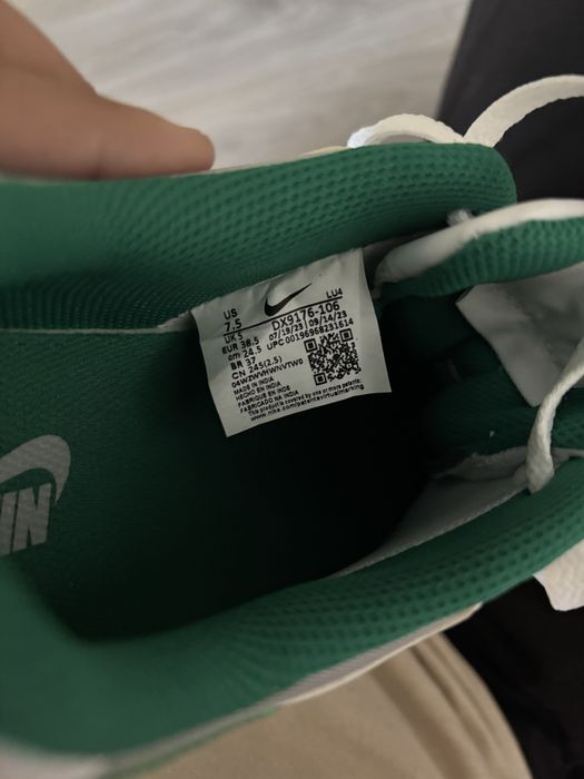 Nike verzi foarte buni.