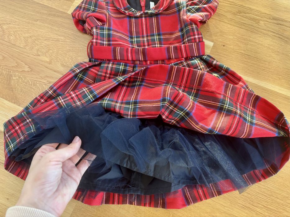 Официална коледна рокличка 18м