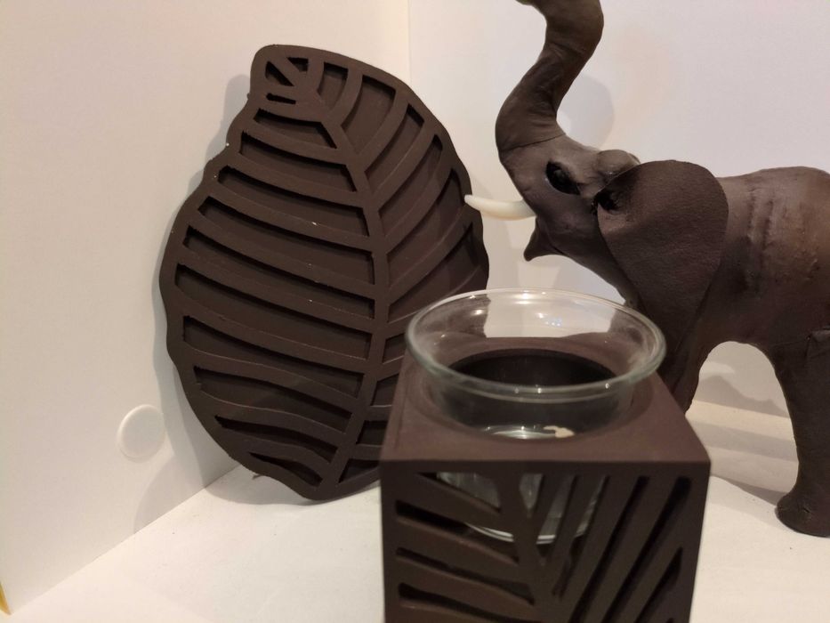 Свещник и слонче