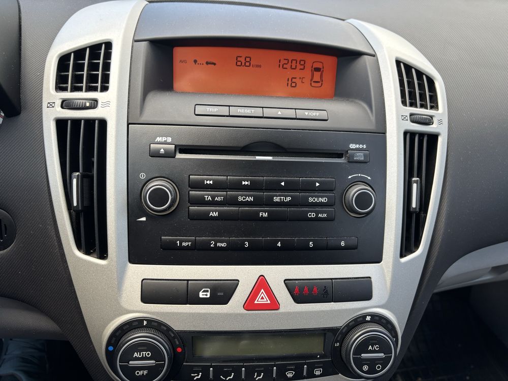 Kia Ceed \ Киа Сийд 1.6 бензин 122 к.с. Автоматична СК