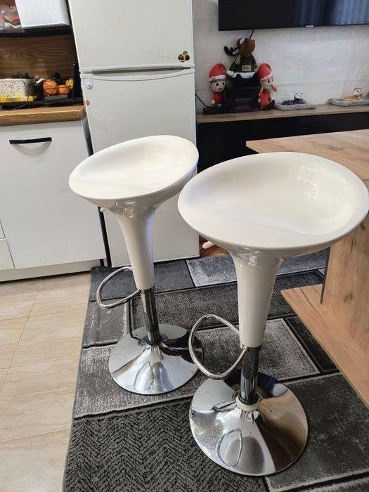 Бар столове два броя