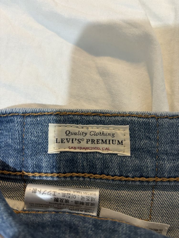 Pantaloni Levi’s 502